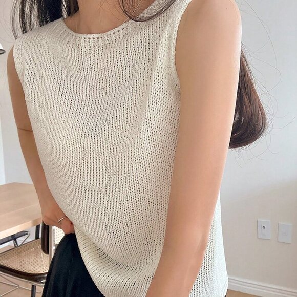 Beige Casual Women's Solid Round Neck Knit Top - Picture 2 of 8
